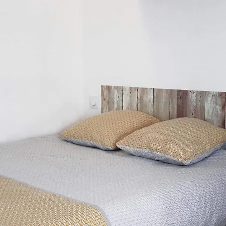 Apartment La *