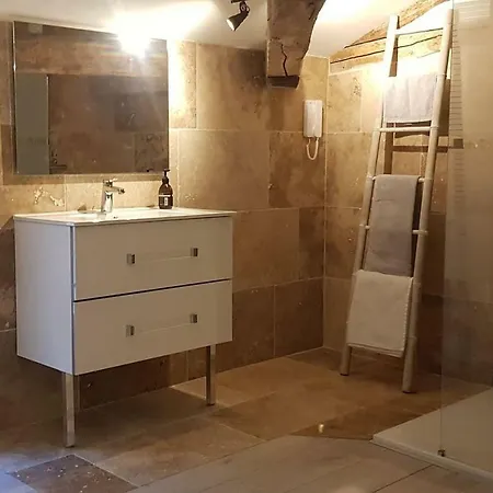 Apartment La *